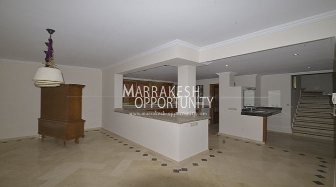 Location villa sur 3 niveaux au sous-sol une double cuisine