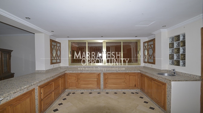 Location villa sur 3 niveaux au sous-sol une double cuisine