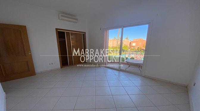 Villa moderne avec piscine en location à Targa Marrakech