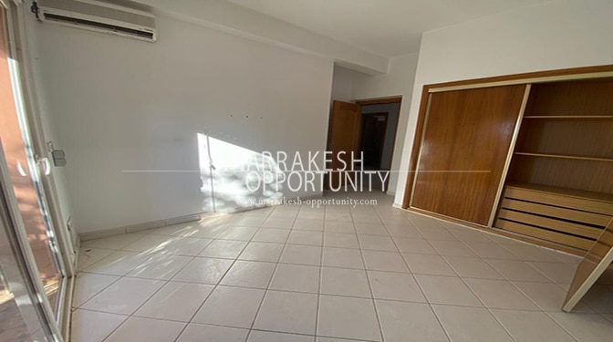 Villa moderne avec piscine en location à Targa Marrakech