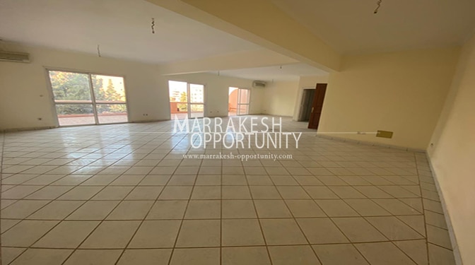 Commercial Space for Long-term Rental in Gueliz