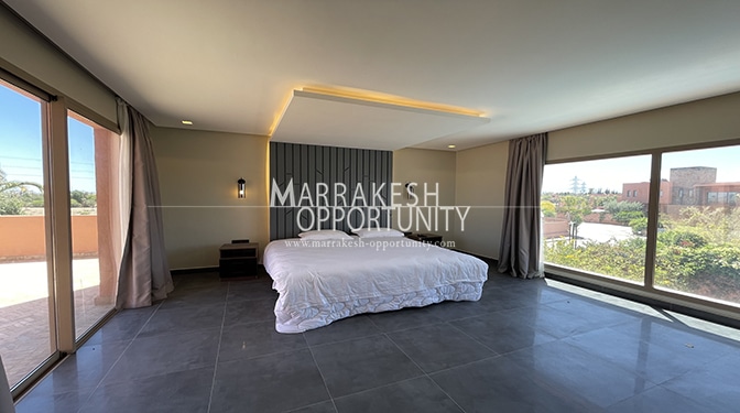 Location villa moderne avec une belle piscine