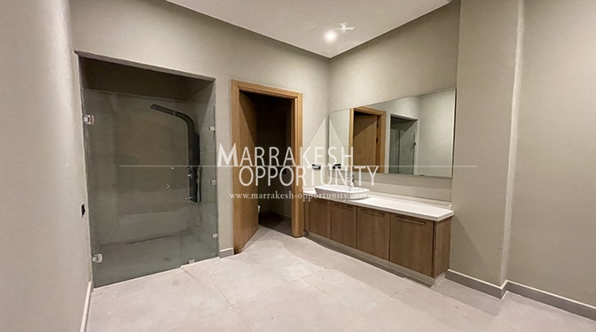 Location villa moderne avec une belle piscine