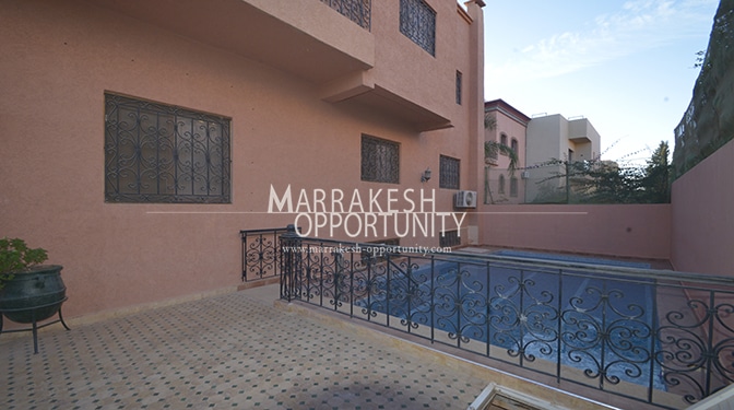 Location villa vide au quartier targa