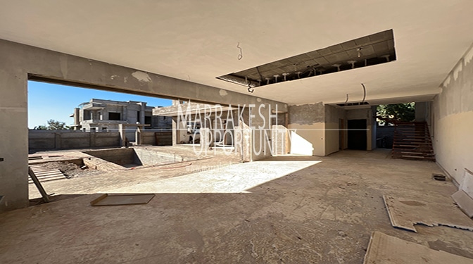 Villa for Sale in Route Casa