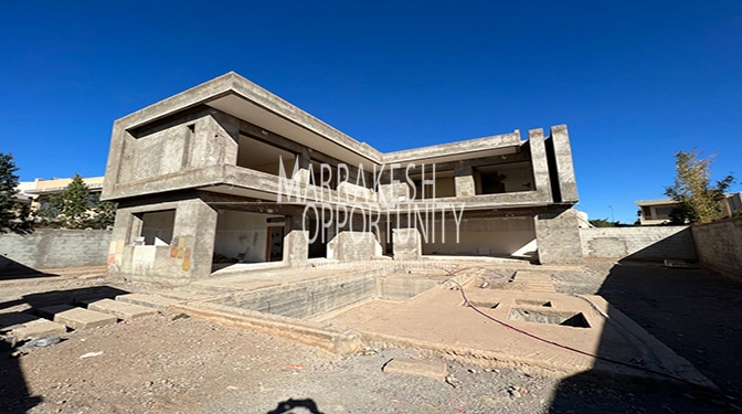 Villa for Sale in Route Casa