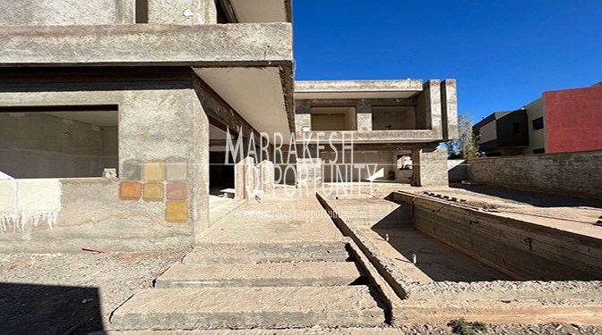 Villa for Sale in Route Casa