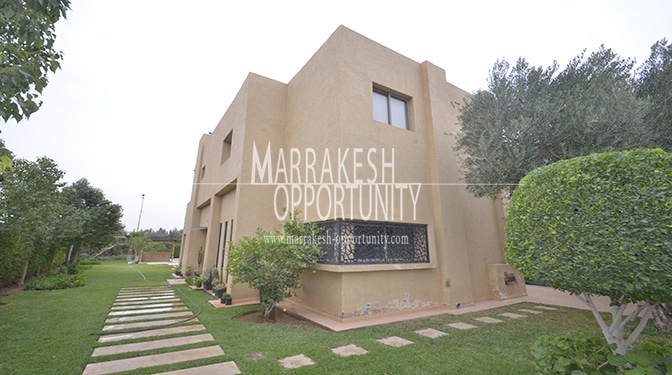 Location villa lumineuse et moderne