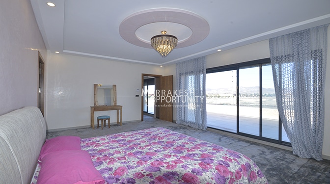 Villa for Sale in Route Casa