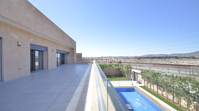 Villa for Sale in Route Casa