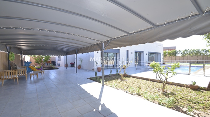 Villa for Sale in Route Casa