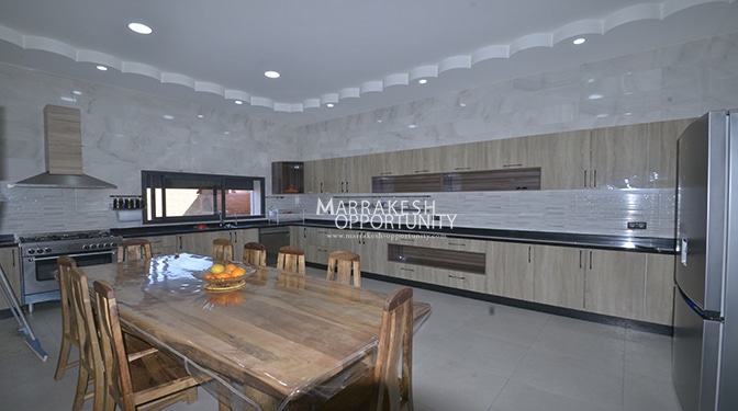 Villa for Sale in Route Casa