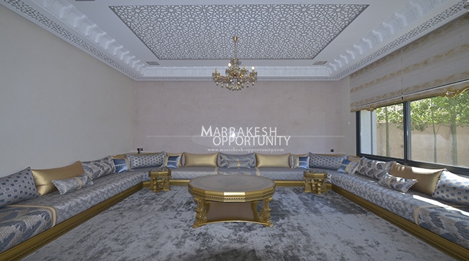 Villa for Sale in Route Casa