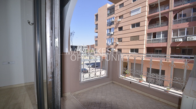 Appartement à vendre est situé sur la route de Casa