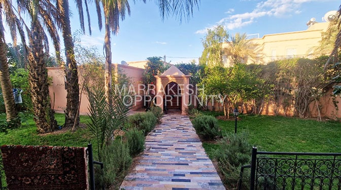 Majestueuse Villa avec piscine proposée en vente à Targa