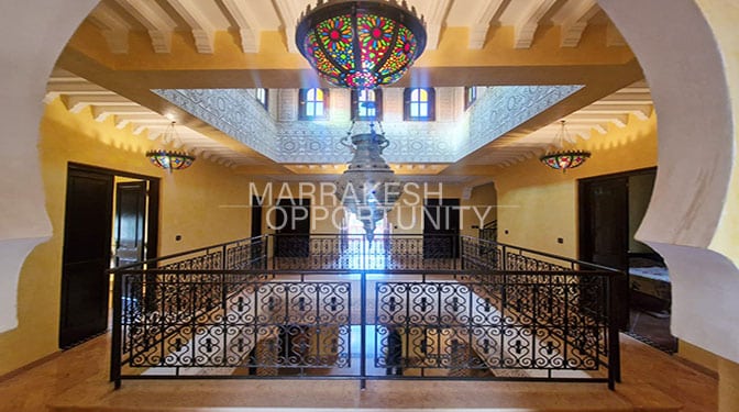 Majestueuse Villa avec piscine proposée en vente à Targa