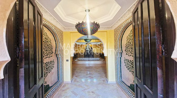 Majestueuse Villa avec piscine proposée en vente à Targa