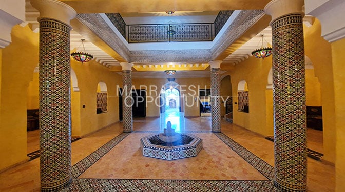 Majestueuse Villa avec piscine proposée en vente à Targa