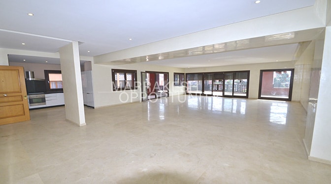 Appartement spacieux non meublé en location à Guéliz