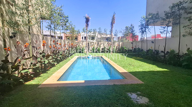 Jolie Villa Meublée avec piscine en vente sur la route de casa