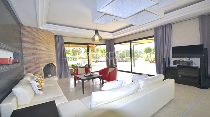 Sumptuous Furnished Villa for Seasonal Rental with Pool in Route de Fes