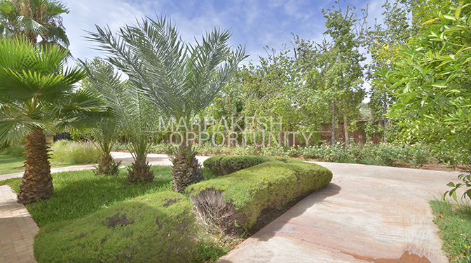 Sumptuous Furnished Villa for Seasonal Rental with Pool in Route de Fes