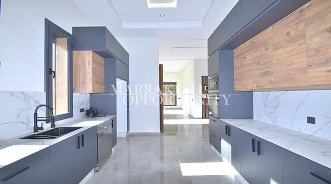 Prestigious New Villa for Sale in Route d'Amizmiz