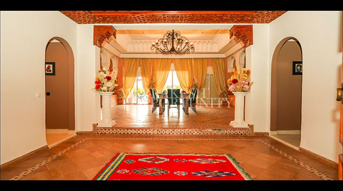 Sumptuous Single-story Furnished Villa for Long-term Rental in Route de Fes
